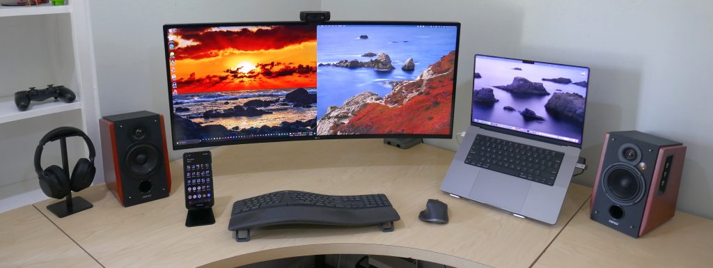 LG ultrawide monitor in pbp mode with a PC and Macbook connected.